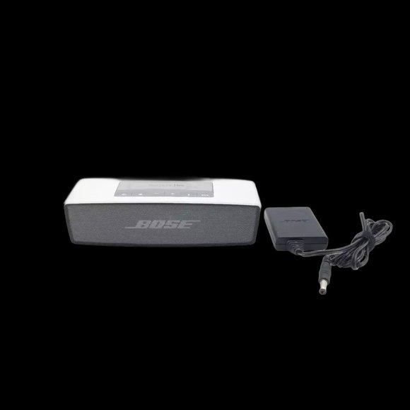 BOSE Soundlink Mini Bluetooth Speaker with Charger - SILVER